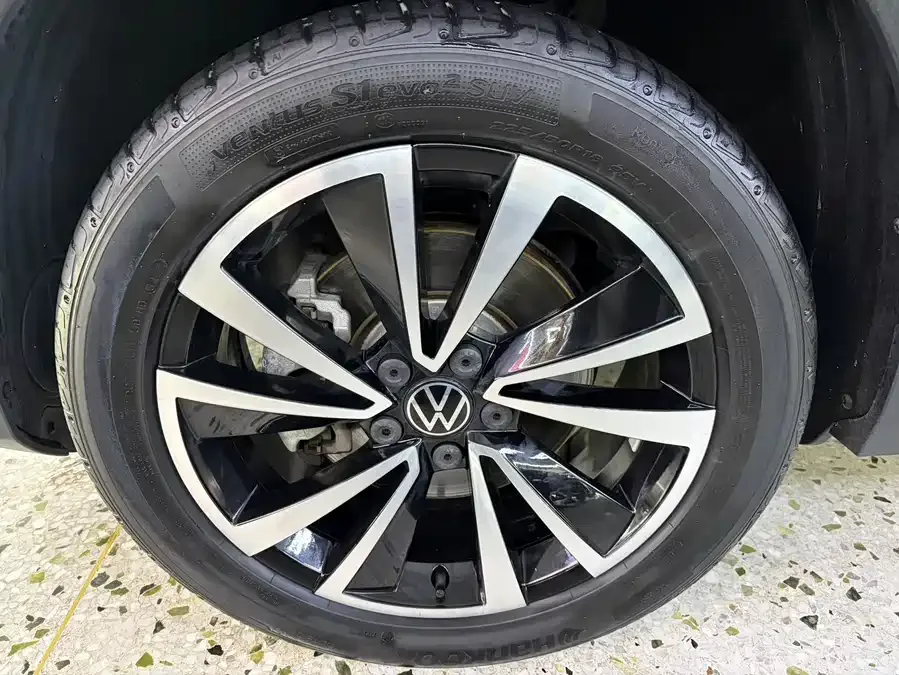Volkswagen Tiguan (Tharu) Tuyue 2022 280TSI 2WD Luxury Edition 2022 — миниатюра 4