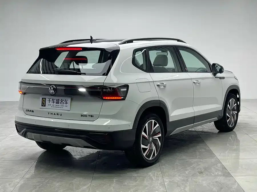 Volkswagen Tiguan (Tharu) Tuyue 2024 300TSI 2WD Moon Edition 2024 — миниатюра 2