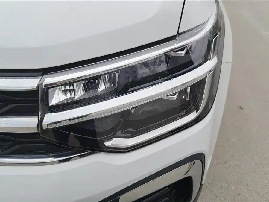 Volkswagen Tiguan (Tharu) 2023 Tuyue 300TSI 2WD Bright Moon Edition 2023 — миниатюра 2