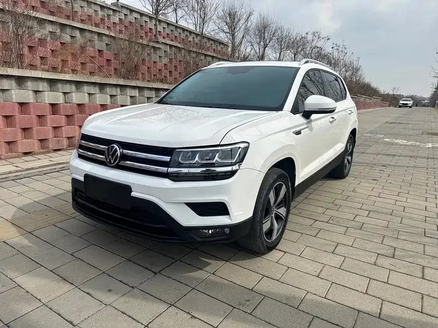Volkswagen Tiguan (Tharu) Tuyue 2022 280TSI 2WD Luxury Edition 2023 — фото 1, купить с доставкой в Москву
