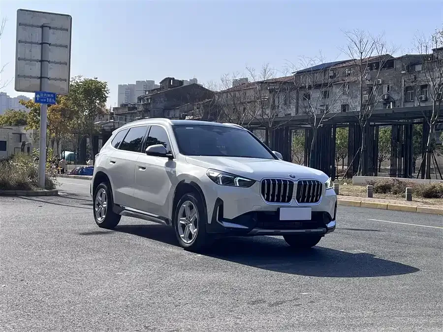 BMW X1 2023 sDrive20Li X Design Package 2023 — миниатюра 3