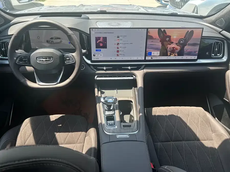 Geely Monjaro Geely Xingyue L 2026 Oriental Yao 2.0TD Automatic Star Edition 2025 — миниатюра 4