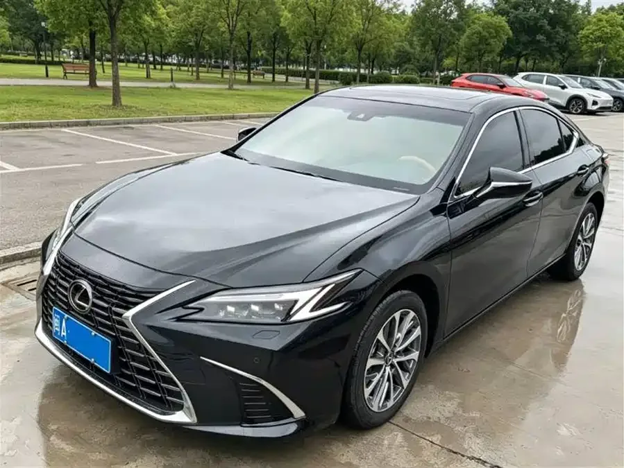 Lexus ES 2025 200 Premium Edition 2026 — фото 1, купить с доставкой в Москву