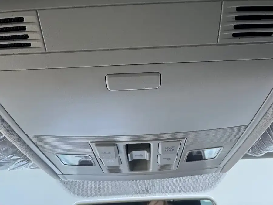 Volkswagen Bora Bora 2023 200TSI DSG Joy Edition 2023 — миниатюра 4