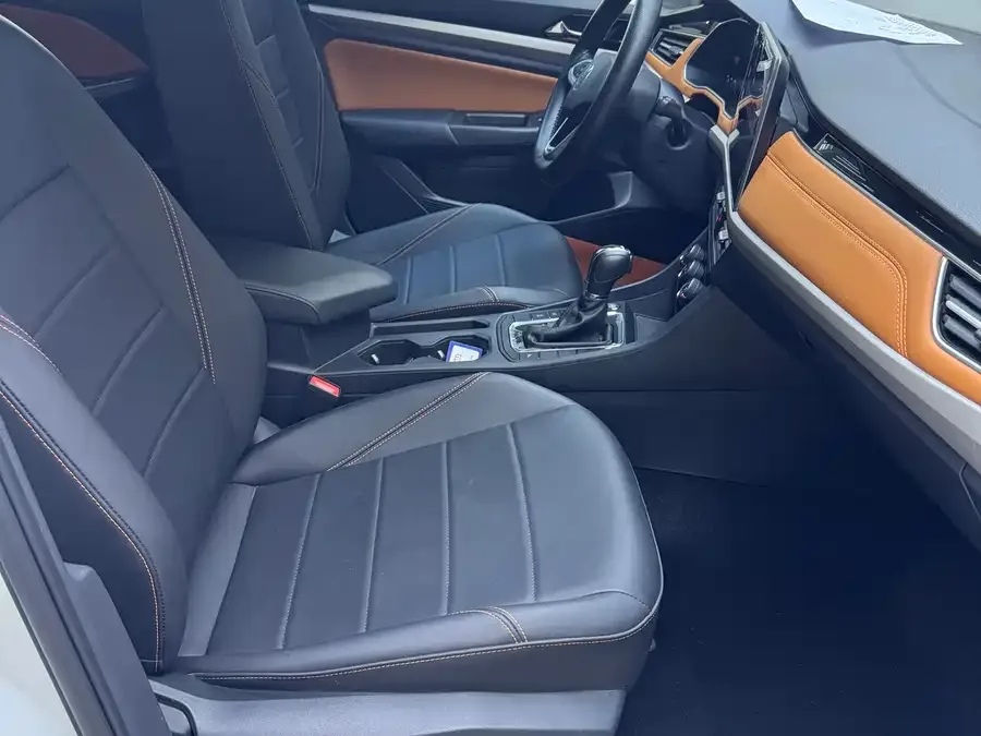 Volkswagen Bora Bora 2023 200TSI DSG Joy Edition 2023 — миниатюра 5
