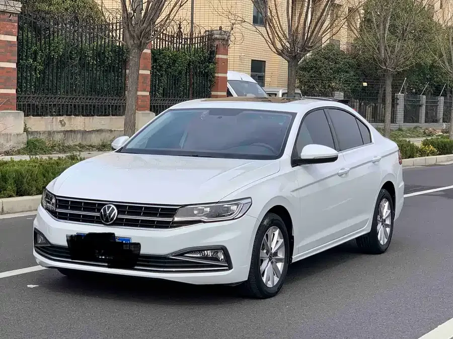 Volkswagen Bora Bora 2021 1.5L Manual Comfort Smart Connected Edition 2022 — фото 1, купить с доставкой в Москву