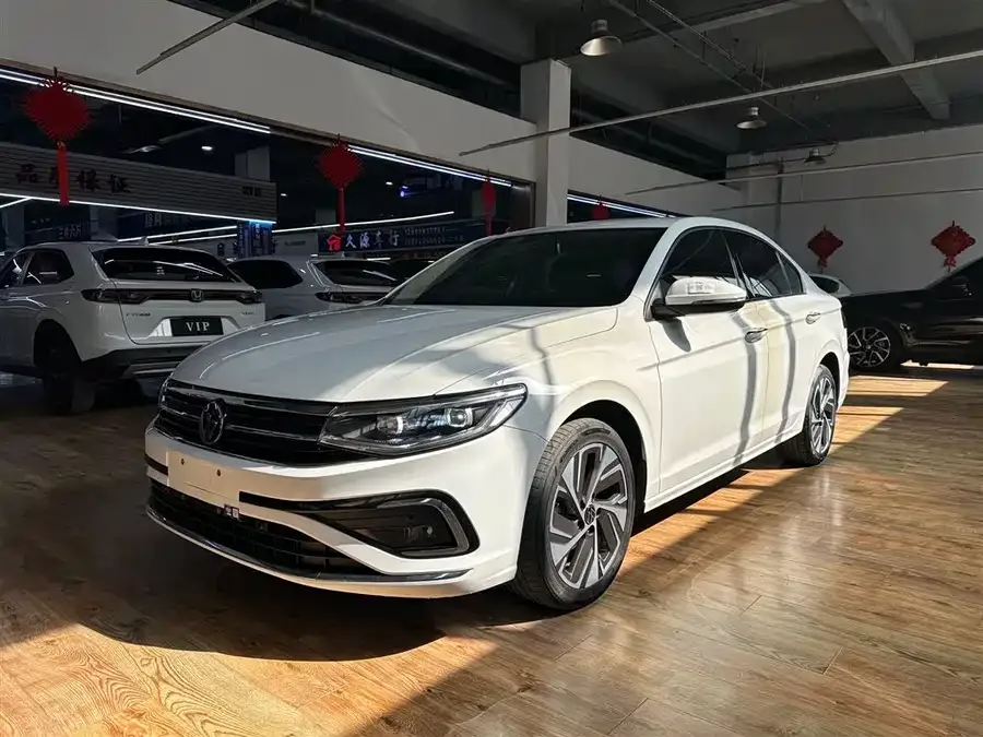 Volkswagen Bora Bora 2023 200TSI DSG Joy Edition 2024 — фото 1, купить с доставкой в Москву