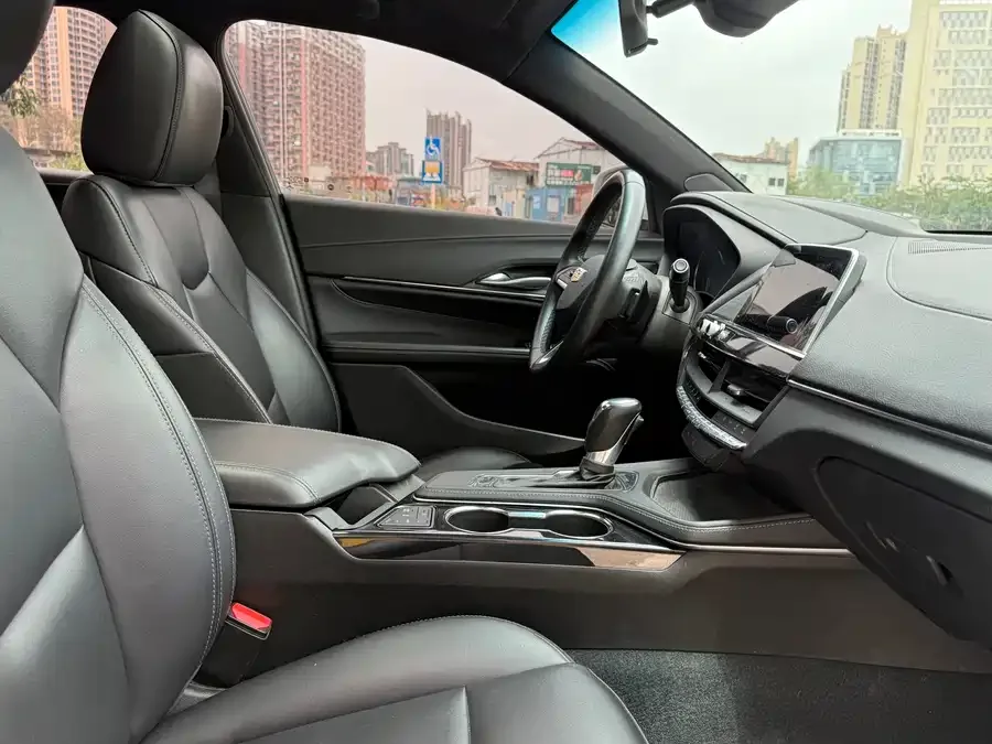 Cadillac CT4 2023 25T Luxury Edition 2023 — миниатюра 2