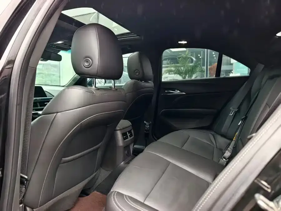 Cadillac CT4 2023 25T Luxury Edition 2023 — миниатюра 2