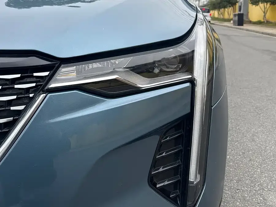 Cadillac CT4 2023 25T Luxury Edition 2023 — миниатюра 2