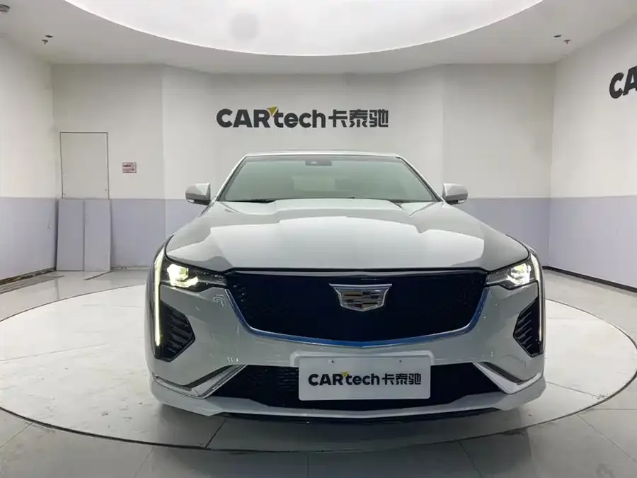 Cadillac CT4 2022 28T Fashion Model 2022 — миниатюра 3