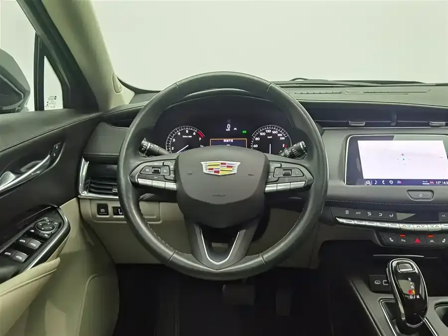 Cadillac XT4 2023 28T two-wheel drive luxury model 2023 — миниатюра 5