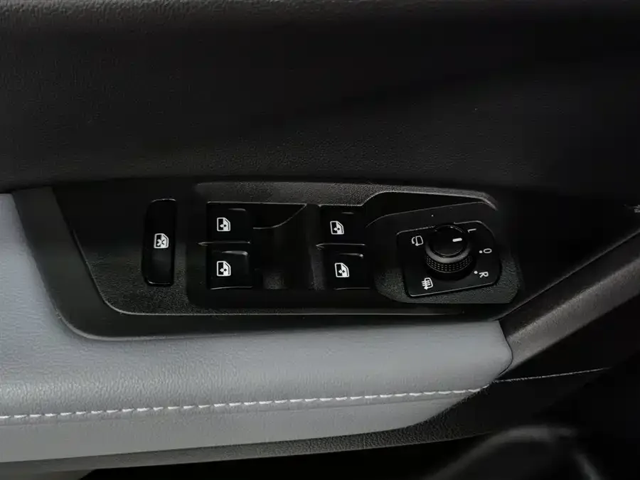 Volkswagen Lavida Lavida 2024 1.5L Automatic 5 Million Edition 2024 — миниатюра 3