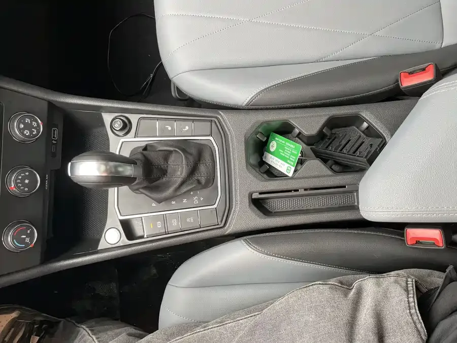 Volkswagen Lavida Lavida 2023 1.5L Automatic 5 Million Edition 2022 — миниатюра 3