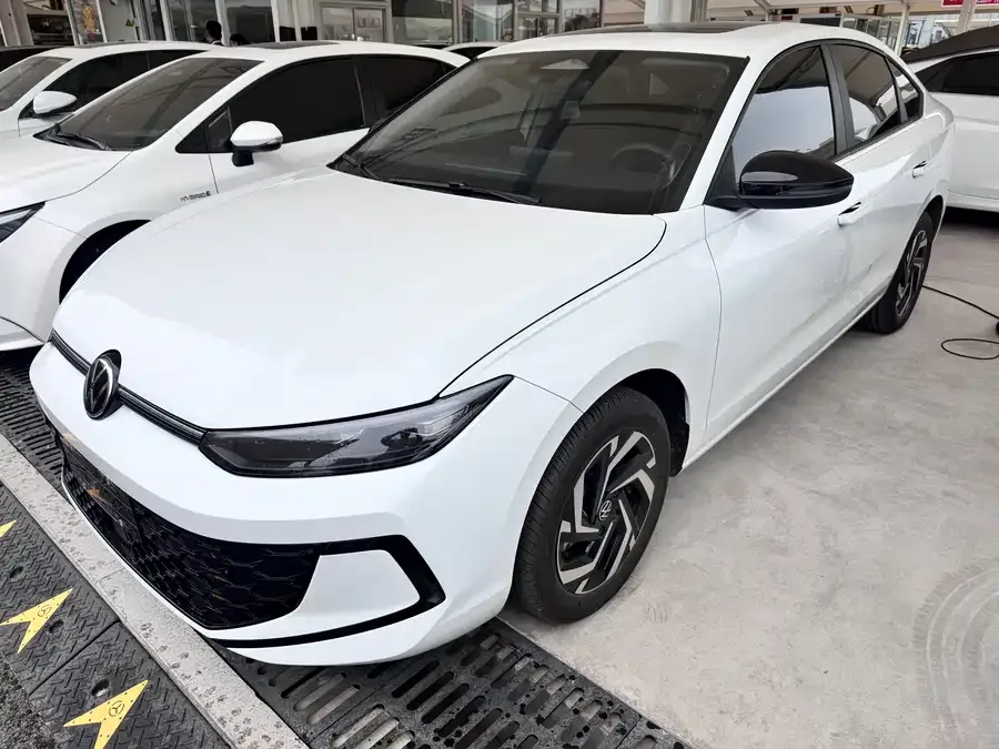 Volkswagen Lavida 2026 Volkswagen Lavida Pro 1.5L Starry Sky Six Million Edition 2026 — фото 1, купить с доставкой в Москву