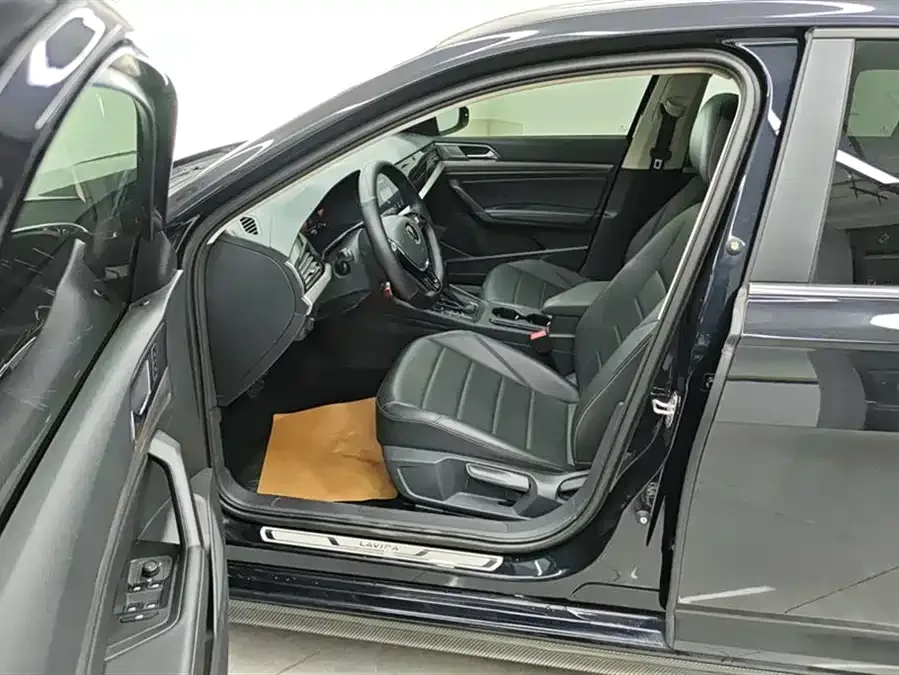 Volkswagen Lavida Lavida 2022 1.5L Automatic Comfort Edition 2022 — миниатюра 3