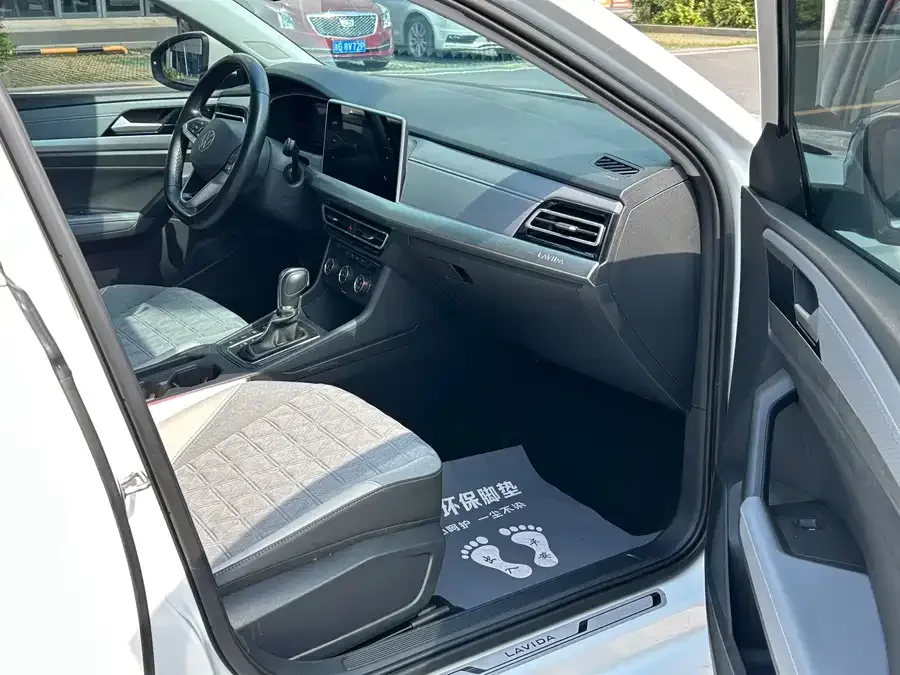 Volkswagen Lavida Lavida 2023 280TSI DSG Full Edition 2022 — миниатюра 5