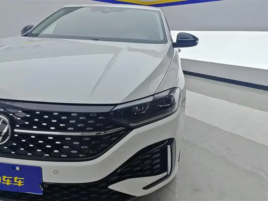 Volkswagen Lavida Lavida 2024 300TSI DSG Starry Sky Leading Edition 2024 — миниатюра 2