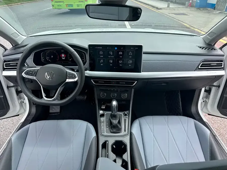 Volkswagen Lavida Lavida 2024 1.5L Automatic Starry Sky Five Million Edition 2024 — миниатюра 3