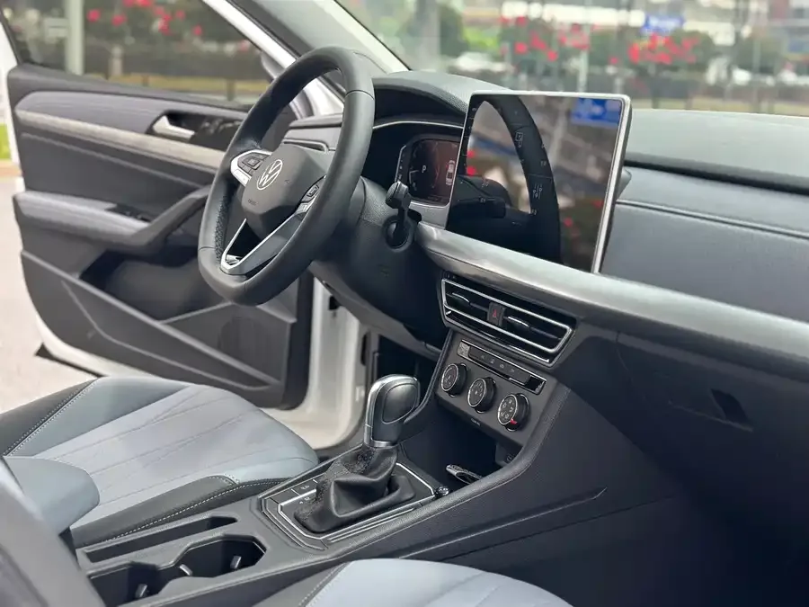 Volkswagen Lavida Lavida 2024 1.5L Automatic Starry Sky Five Million Edition 2024 — миниатюра 5