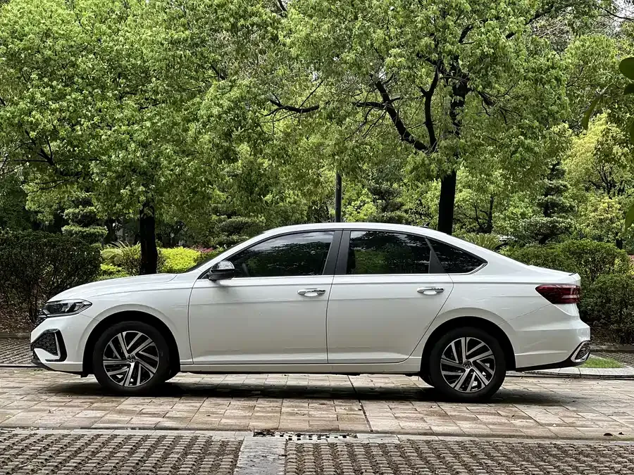Volkswagen Lavida Lavida 2024 300TSI DSG Starry Sky Leading Edition 2025 — миниатюра 4