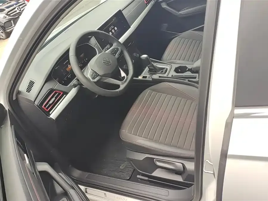 Volkswagen Lavida Lavida 2024 300TSI DSG Starry Sky Leading Edition 2024 — миниатюра 3