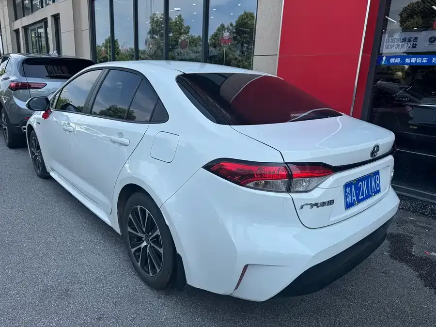 Toyota Levin Corolla 2023 Intelligent Electric Hybrid Dual Engine 1.8L Luxury Edition 2024 — миниатюра 3