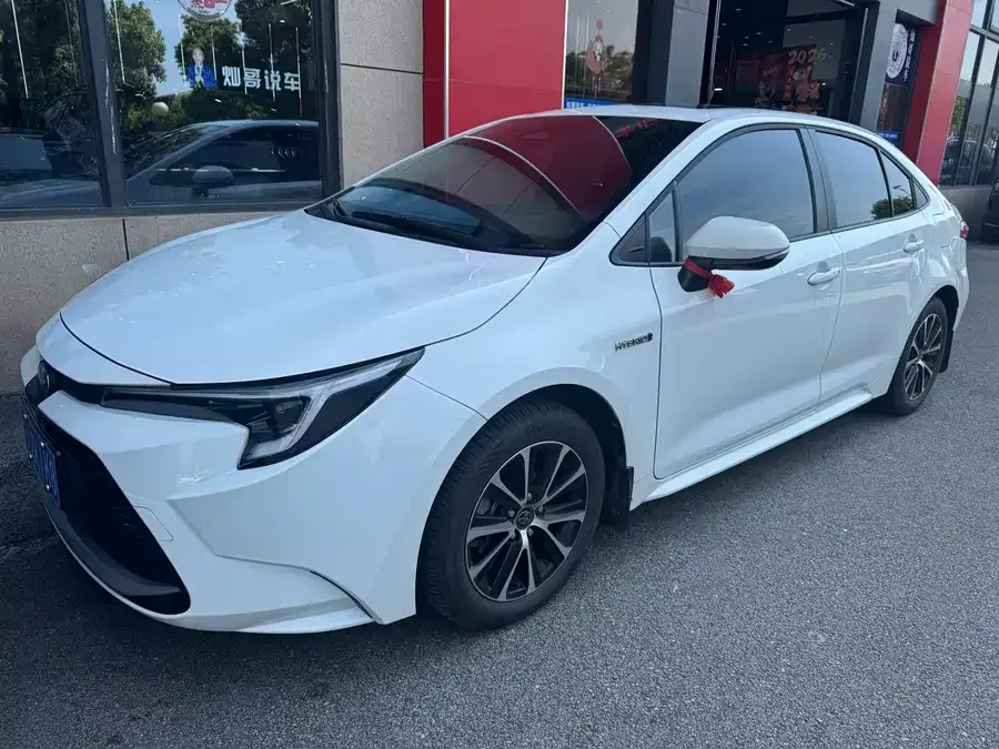 Toyota Levin Corolla 2023 Intelligent Electric Hybrid Dual Engine 1.8L Luxury Edition 2024 — фото 1, купить с доставкой в Москву