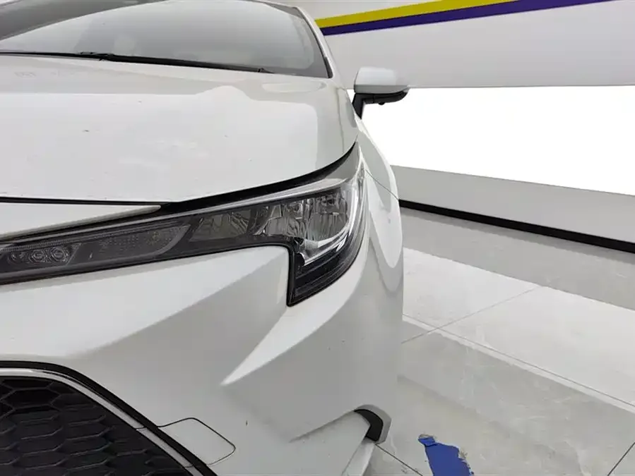 Toyota Levin 2021 Corolla Hybrid 1.8H E-CVT Luxury Edition 2022 — миниатюра 2