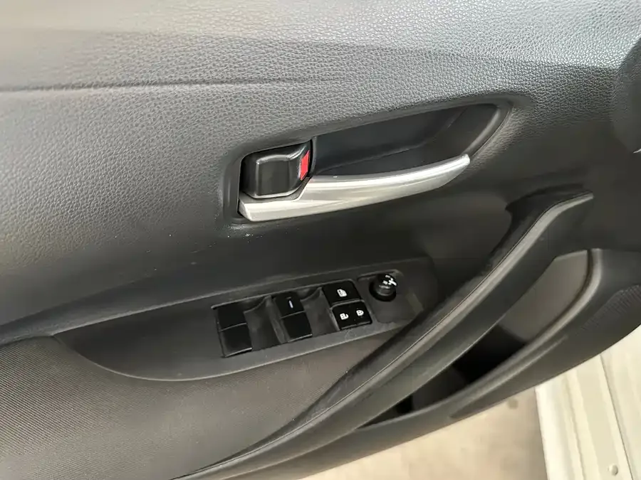 Toyota Levin Corolla 2024 Intelligent Electric Hybrid Dual Engine 1.8L Leading Edition 2024 — миниатюра 4