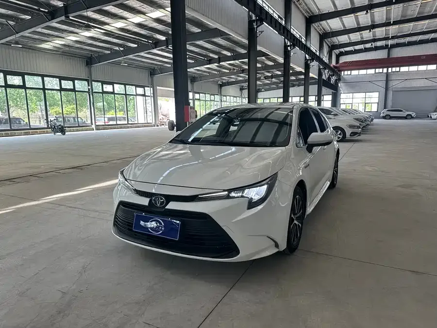 Toyota Levin Corolla 2024 Intelligent Electric Hybrid Dual Engine 1.8L Leading Edition 2024 — фото 1, купить с доставкой в Москву