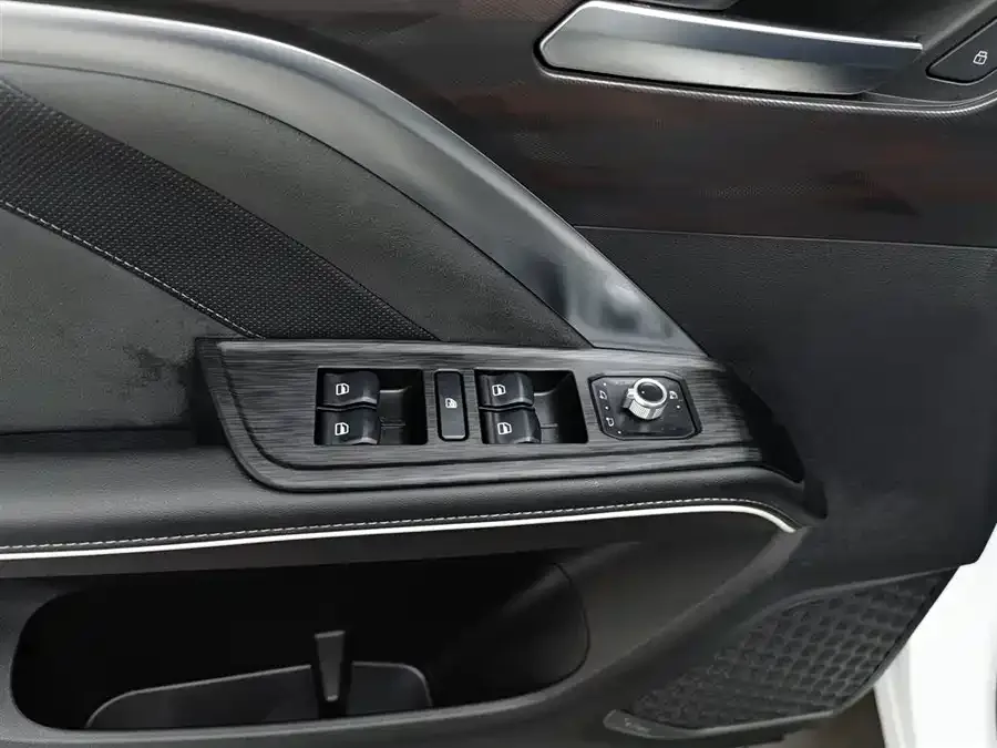 Haval H6 Haval H6 2023 National Fashion Edition 1.5T Automatic Champion Edition 2025 — миниатюра 3