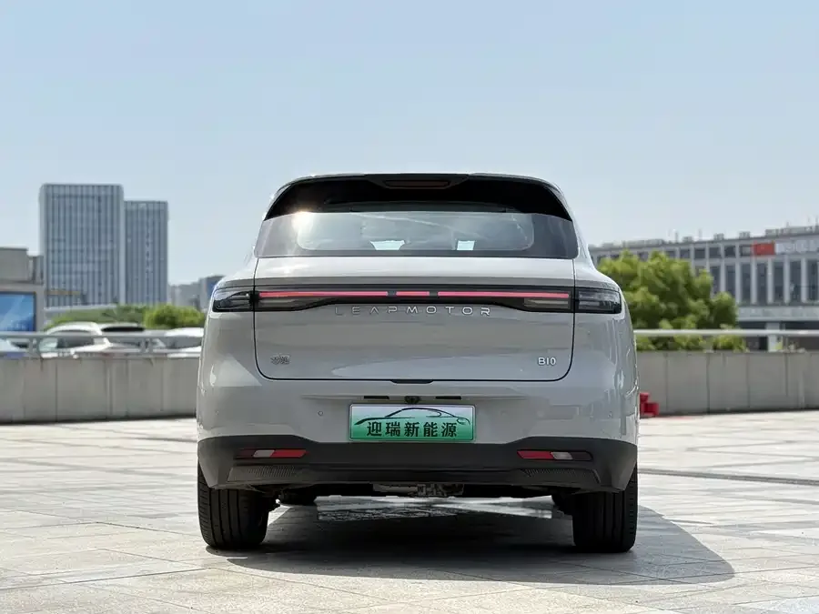 Leapmotor B10 Leapmotor B10 2025 510 Enjoy Edition 2025 — миниатюра 2