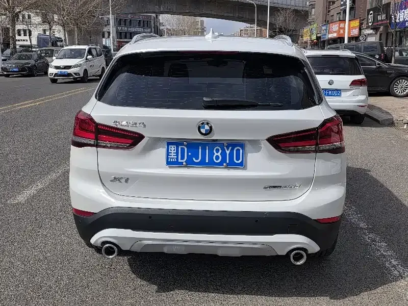 BMW X1 2022 sDrive20Li Fashion Edition 2023 — миниатюра 2