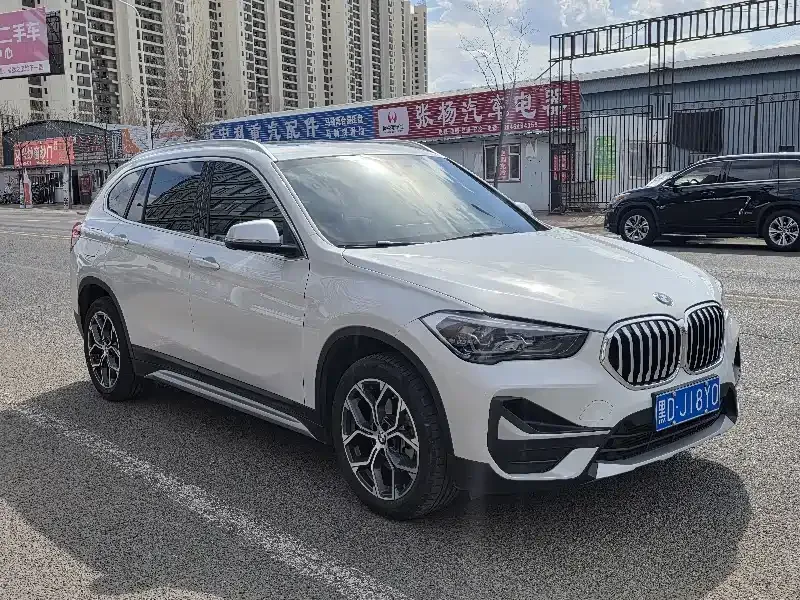 BMW X1 2022 sDrive20Li Fashion Edition 2023 — миниатюра 3