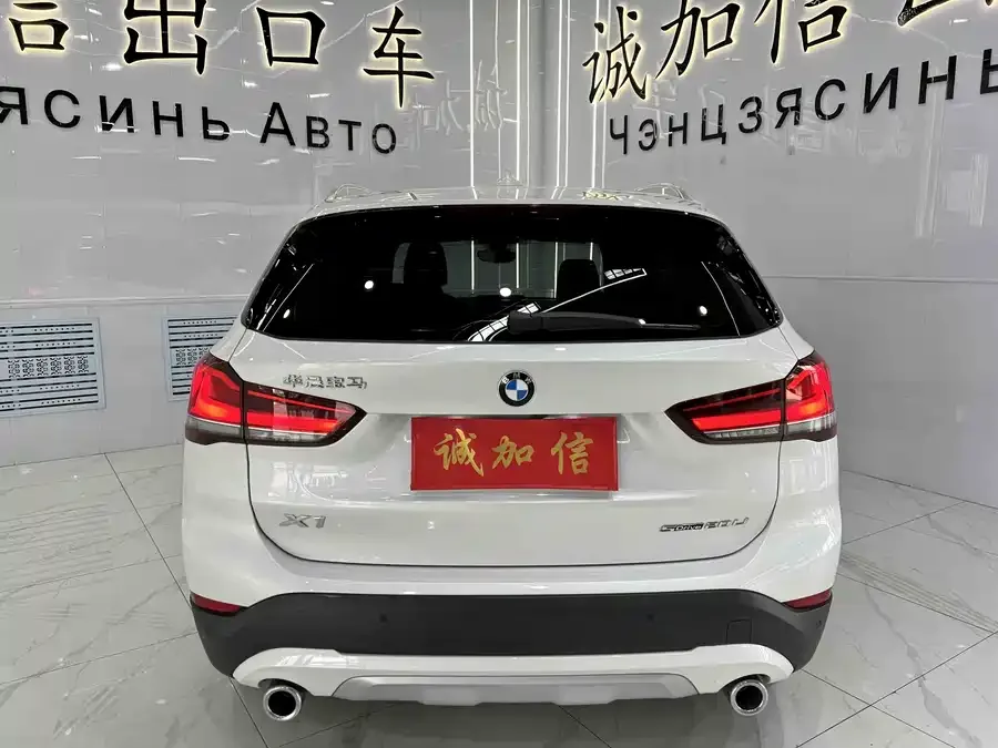 BMW X1 2022 sDrive20Li Fashion Edition 2023 — миниатюра 2