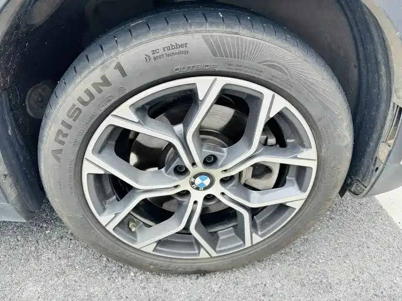 BMW X1 2022 sDrive25Li Leading Edition 2022 — миниатюра 5