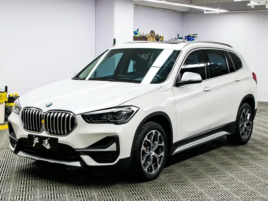 BMW X1 2022 sDrive20Li Fashion Edition 2022 — фото 1, купить с доставкой в Москву