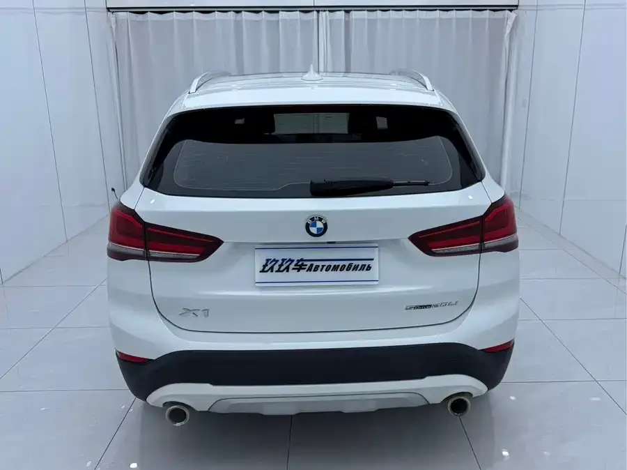 BMW X1 2022 sDrive20Li Fashion Edition 2023 — миниатюра 2