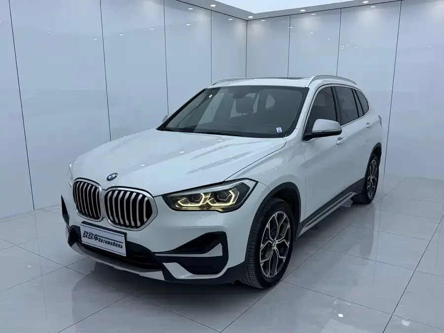 BMW X1 2022 sDrive20Li Fashion Edition 2023 — фото 1, купить с доставкой в Москву