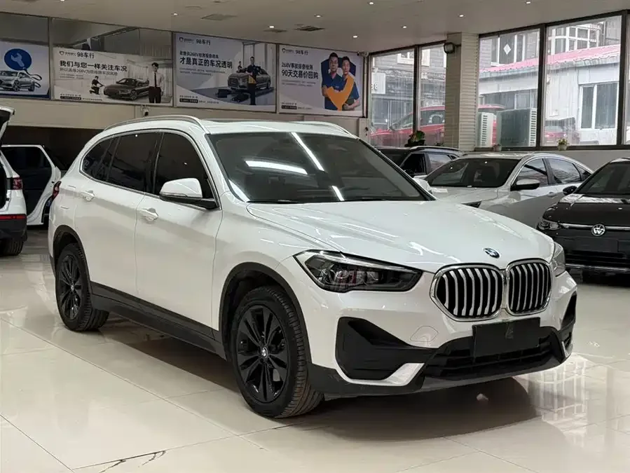 BMW X1 2022 sDrive20Li Fashion Edition 2022 — миниатюра 3