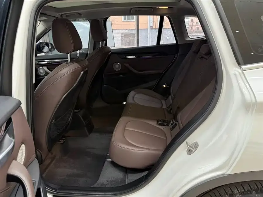 BMW X1 2022 sDrive20Li Fashion Edition 2022 — миниатюра 4