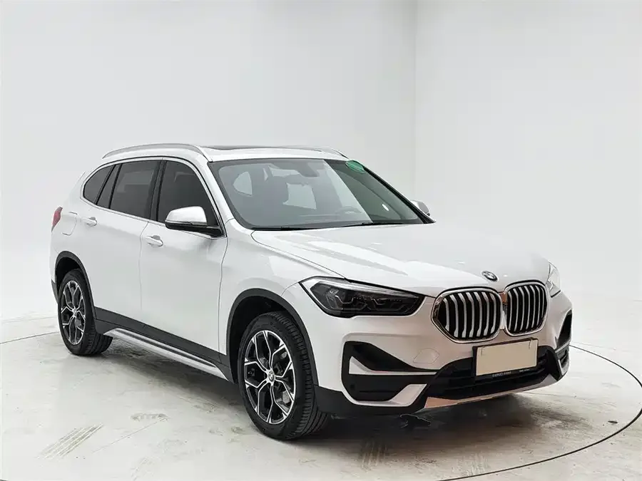 BMW X1 2022 sDrive20Li Fashion Edition 2022 — миниатюра 3