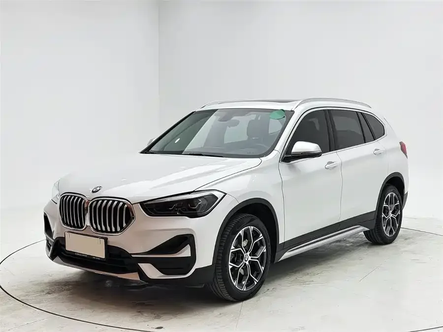 BMW X1 2022 sDrive20Li Fashion Edition 2022 — фото 1, купить с доставкой в Москву