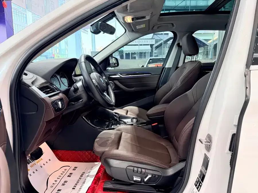 BMW X1 2022 xDrive25Li Exclusive Model 2022 — миниатюра 2