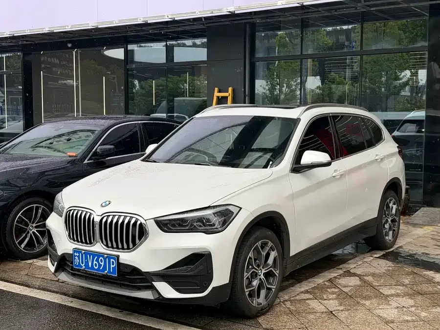 BMW X1 2022 sDrive25Li Leading Edition 2022 — фото 1, купить с доставкой в Москву