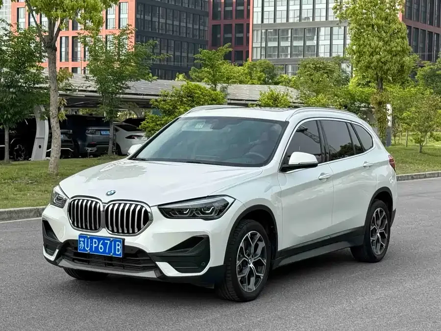 BMW X1 2022 sDrive25Li Leading Edition 2022 — фото 1, купить с доставкой в Москву