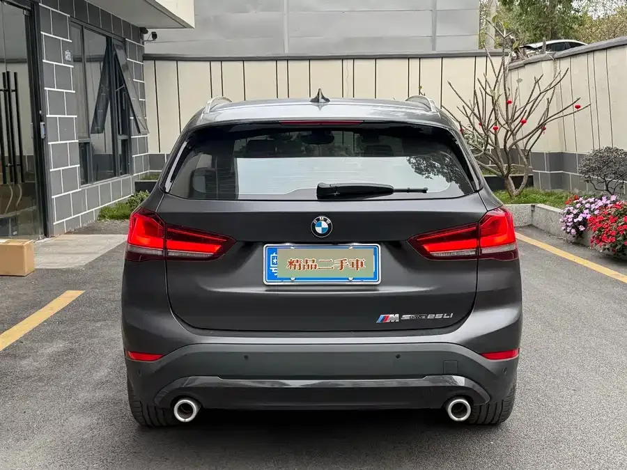 BMW X1 2022 sDrive25Li Leading Edition 2022 — миниатюра 2