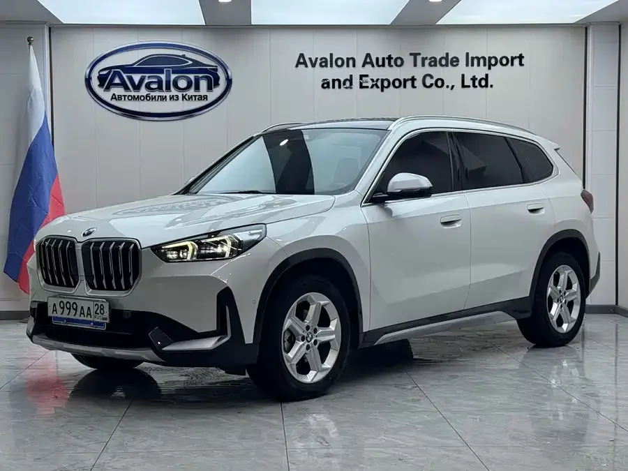 BMW X1 2024 sDrive20Li X Design Package 2023 — фото 1, купить с доставкой в Москву