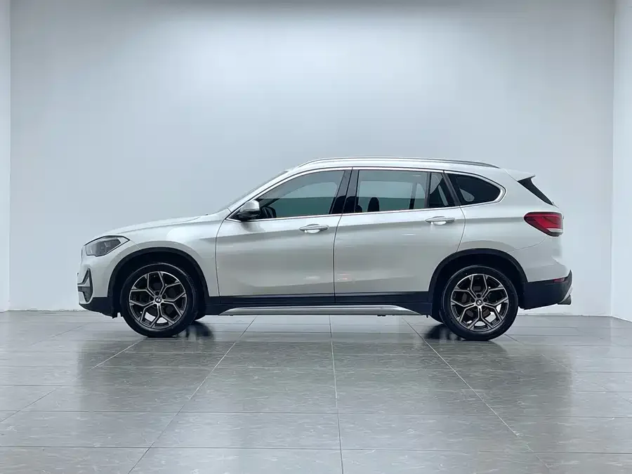 BMW X1 2022 sDrive20Li Fashion Edition 2022 — миниатюра 2